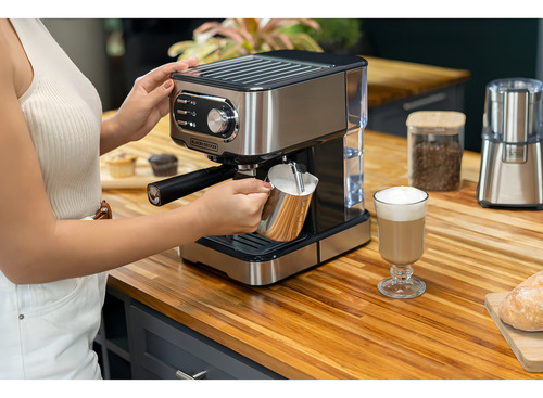 Cafeteira Elétrica Black Decker Modelo CE1100G Até 2 Xícaras Simultâneas e Cápsulas Nespresso e Dolce Gusto
