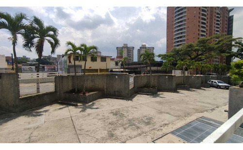 Se Alquila Oficina En Los Dos Caminos Sucre