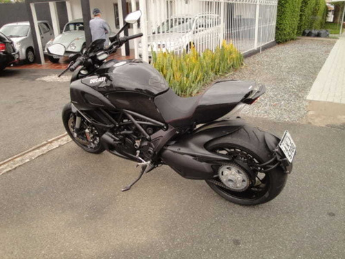 Imagem 6 de 13 de Ducati Diavel 1198 Black 2012
