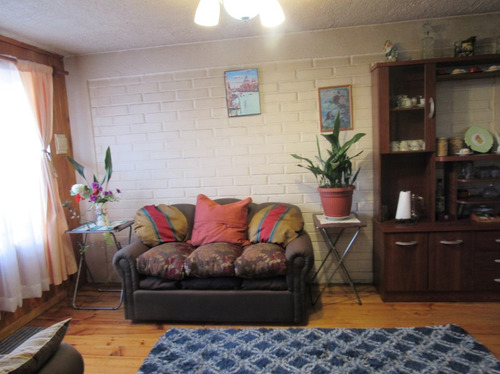 Casa 2 Pisos En Alerce, Puerto Montt, 5 Hab, 2 Baños.