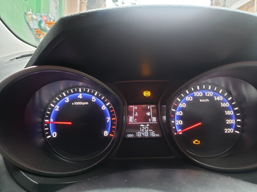 Imagem 8 de 12 de Hyundai Hb20 2014 1.0 Comfort Style Flex 5p