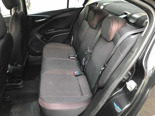 Imagen 4 de 11 de Fiat Cronos 2019 1.8 16v Precision Pack Premium