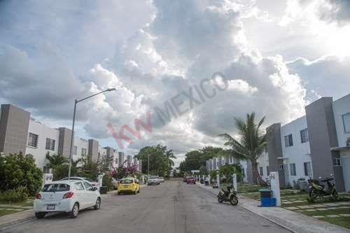Imagen 3 de 23 de Casa En Venta - Los Olivos - Playa Del Carmen - Q. Roo - Doble Filtro De Seguridad - Privada Con Alberca