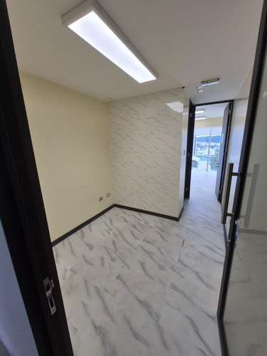 Excelente Oficina Un Privado Calle Colo Colo 222