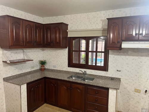 Venta De Casa Barrio Juramento