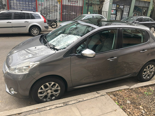 Peugeot 208 1.6 Allure Touchscreen