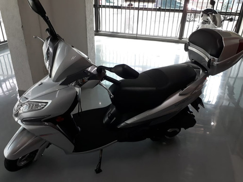 Imagem 4 de 4 de Suzuki-vr 150 Injetada Automatica 0km