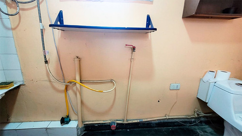 Estudio (antiguo) Piso 2. A Pasos Metro Irarrázaval. Sin Est