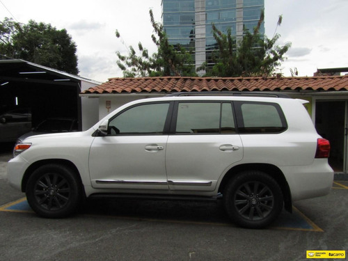 Toyota Land Cruiser 200 4.5 Imperial