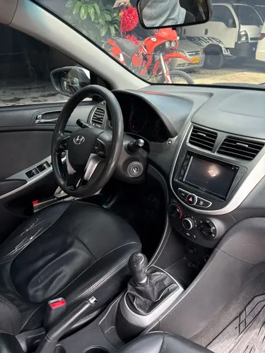 Hyundai Accent 1.6l 5 p