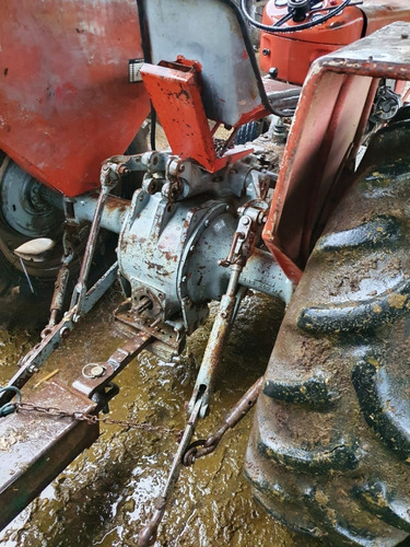 Trator Massey Ferguson