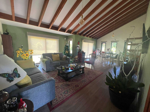 Gran Casa En Sector Las Mariposas, Temuco. (103011)