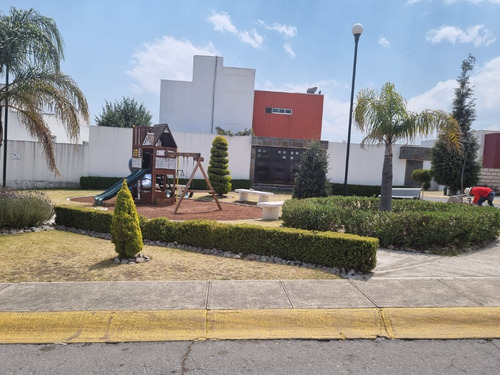 Casa De 3 Recamaras Y 3 Baños Completos En Conjunto Residencial Con Doble Filtro De Seguridad.