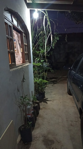 Casa Com 1 Quarto,cozinha Americana,1 Banheiro E Corredor