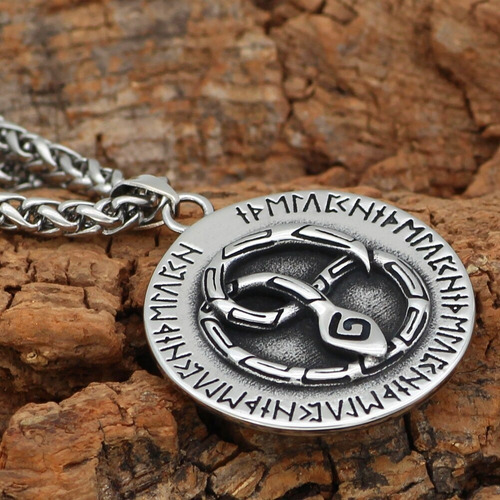 Imagen 4 de 6 de Collar Vikingo Serpiente Amuleto Acero Inoxidable Hombre