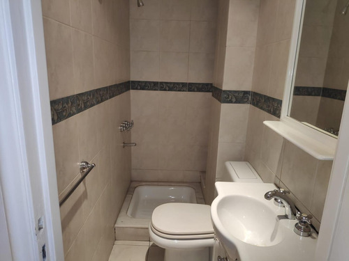 Imagen 5 de 17 de 4 Amb Con Depcia De Servicio Al Frente Con Balcon