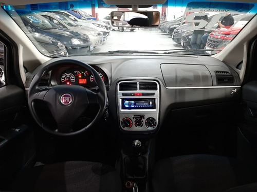 Imagem 6 de 9 de Fiat Punto Attractive 1.4 Completo 2012