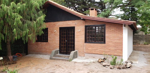 Casa De 2 Dormitorios Y 2 Baños