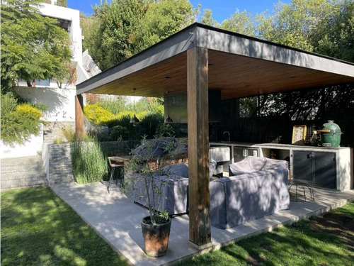 Casa En Lo Barnechea/ Camino Real En Condominio
