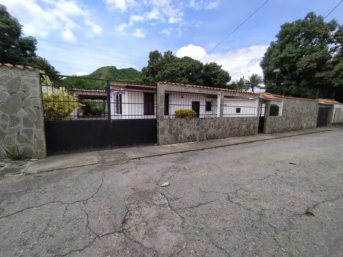 Quinta Barrio Sucre Para Acondicionar
