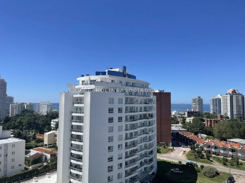 Venta Apartamento De 3 Dormitorios En Punta Del Este Con Parrillero Propio 