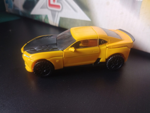 Transformers Bumblebee Premier Deluxe Edition (Usado)