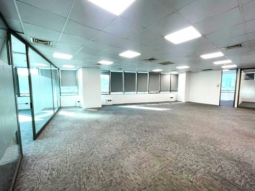 Arriendo Oficina De 272m2 Con Terraza, Metro Pedro De Valdiv