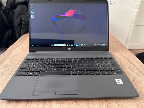 Computadora Laptop Hp 15.6 Pulgadas 8gb Ram 256 Ssd (Usado)