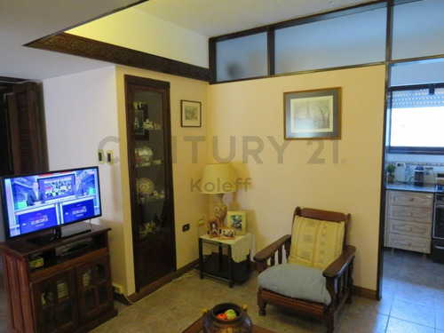 Imagen 5 de 21 de 53 Esquina 4. Departamento De 3 Dormitorios En Venta, La Plata.-