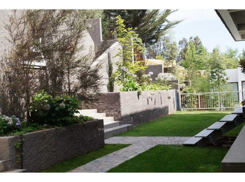 Avda El Monte Sur, Quinchamali, Las Condes