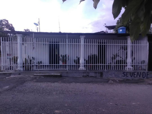 Imagen 2 de 13 de En Venta Casa Con Terreno Ubicada En Tovar Estado Mérida