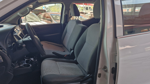 Nissan NP300 2.5 Doble Cabina S Aa Pack Seg Mt