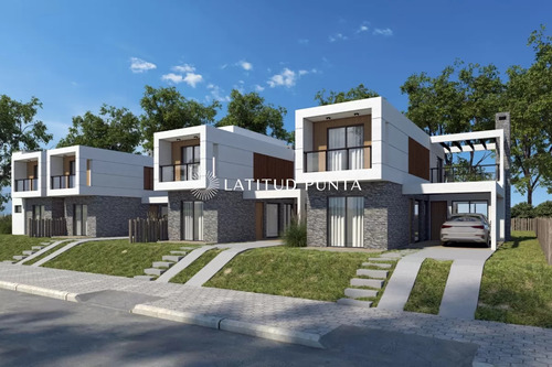 Oportunidad En Construcción, Casa De 3 Dormitorios En Parque Burnett