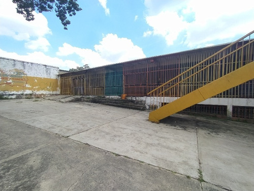 Imagen 4 de 20 de Marisol Castro Vende Galpón Con Once (11) Locales En Av. Fernando Figueredo | Valencia | A Pocos Metros Del Centro De Valencia | Fog-149 Marisol 04244923040