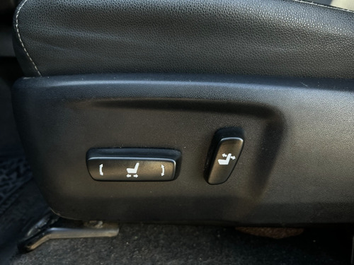 Imagen 13 de 15 de Toyota Hilux 2.8 Cd Srx 177cv 4x2