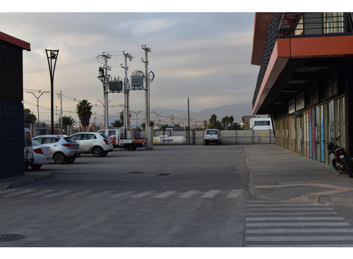 Arriendo Bodega 425,3 M2 + 69,24 M2 De Altillo, Av. La Monta