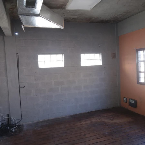 Imagen 25 de 30 de Local - Castelar