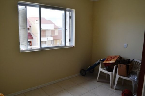 Casa Em Hípica Com 3 Dormitórios - Mi9268