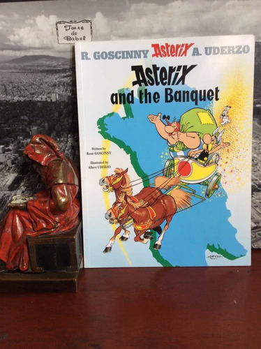 Astérix Y El Banquete - Uderzo Y Goscinny - Cómic En Inglés