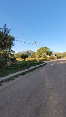 Terreno En Esquina Barrio Valenti