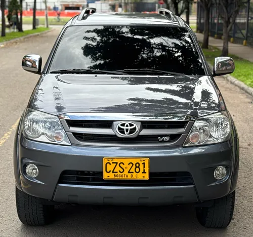 Toyota Fortuner 4.0 Sr5