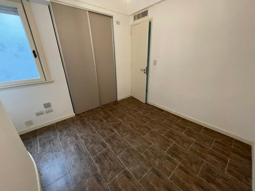 3 Ambientes Próximo A Plaza Las Heras. Reciclado. Interno. Apto Crédito.