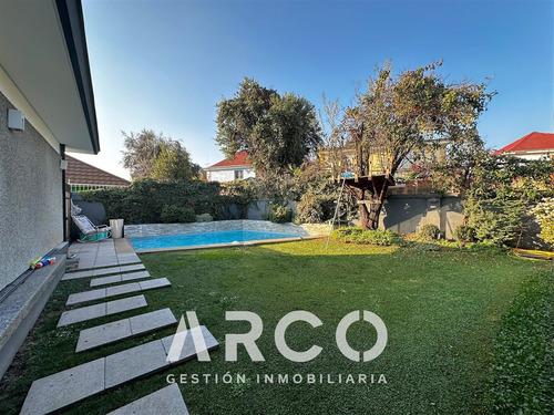 En Venta Casa Completamente Remodelada. Ñuñoa