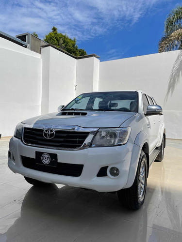 Imagen 2 de 14 de Toyota Hilux 2013 3.0 Cd Srv Cuero I 171cv 4x4 4at