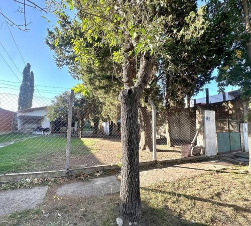 Casa Quinta Con Lote 4 Ambientes Con Amplio Parque Ezpeleta