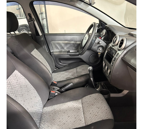 Ford Fiesta 1.6 MPI CLASS HATCH 8V FLEX 4P MANUAL