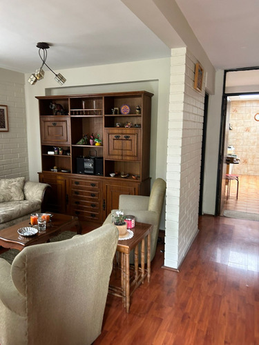 Excelente Casa Ubicada En Plena Av.jose Pedro Alessandri