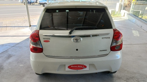 Imagen 5 de 13 de Toyota Etios 2016 1.5 Platinum 5 P