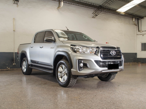 Imagen 3 de 20 de Toyota Hilux 2.8 Cd Srv 177cv 4x2