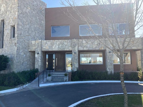 Imagen 30 de 30 de Venta Casa De Diseño En Barrio La Alameda - Canning